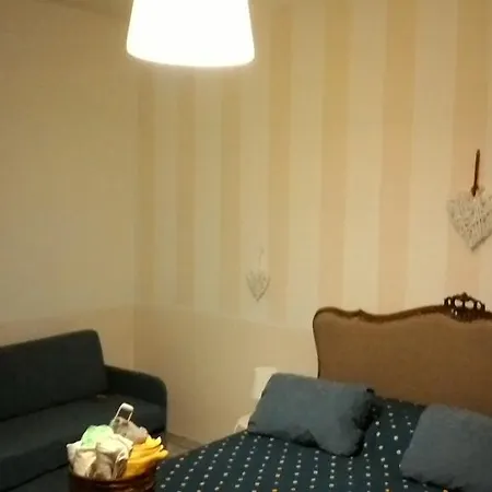 Sole Di Paglia Short Lets * Ματέρα
